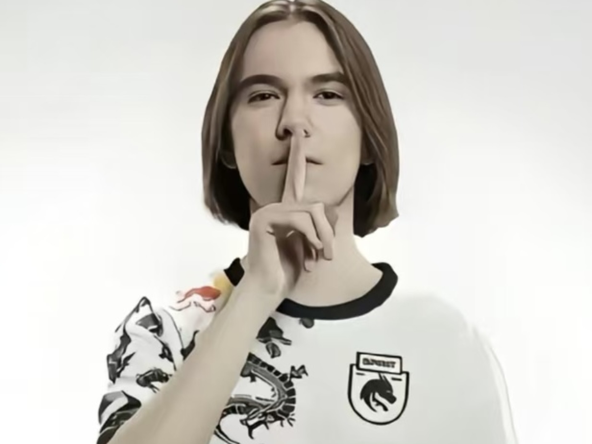 赛马博弈论：如何结合马匹血统、骑师状态与场地湿度进行多维度建模？（赛马博弈视角下的多维建模：融合血统、骑师状态与场地湿度）