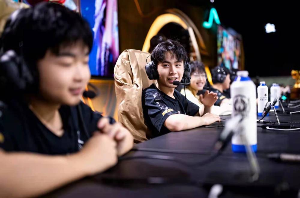 乌克兰的CS2战队在2025年欧洲电子竞技锦标赛中晋级季后赛